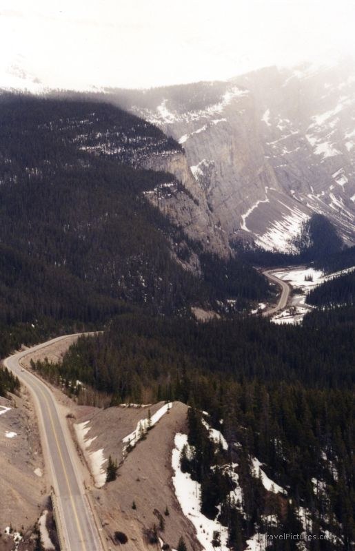 Banff national park road highway Icefields parkway